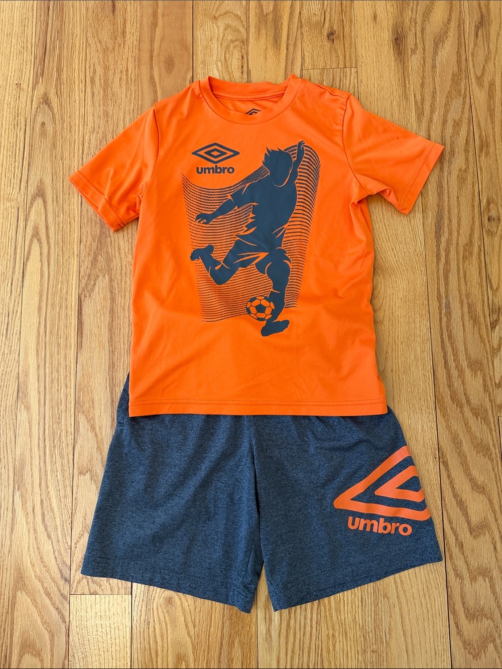 Umbro Orange & Navy Boys' Soccer Tee and Shorts Set Size Small (6/7)